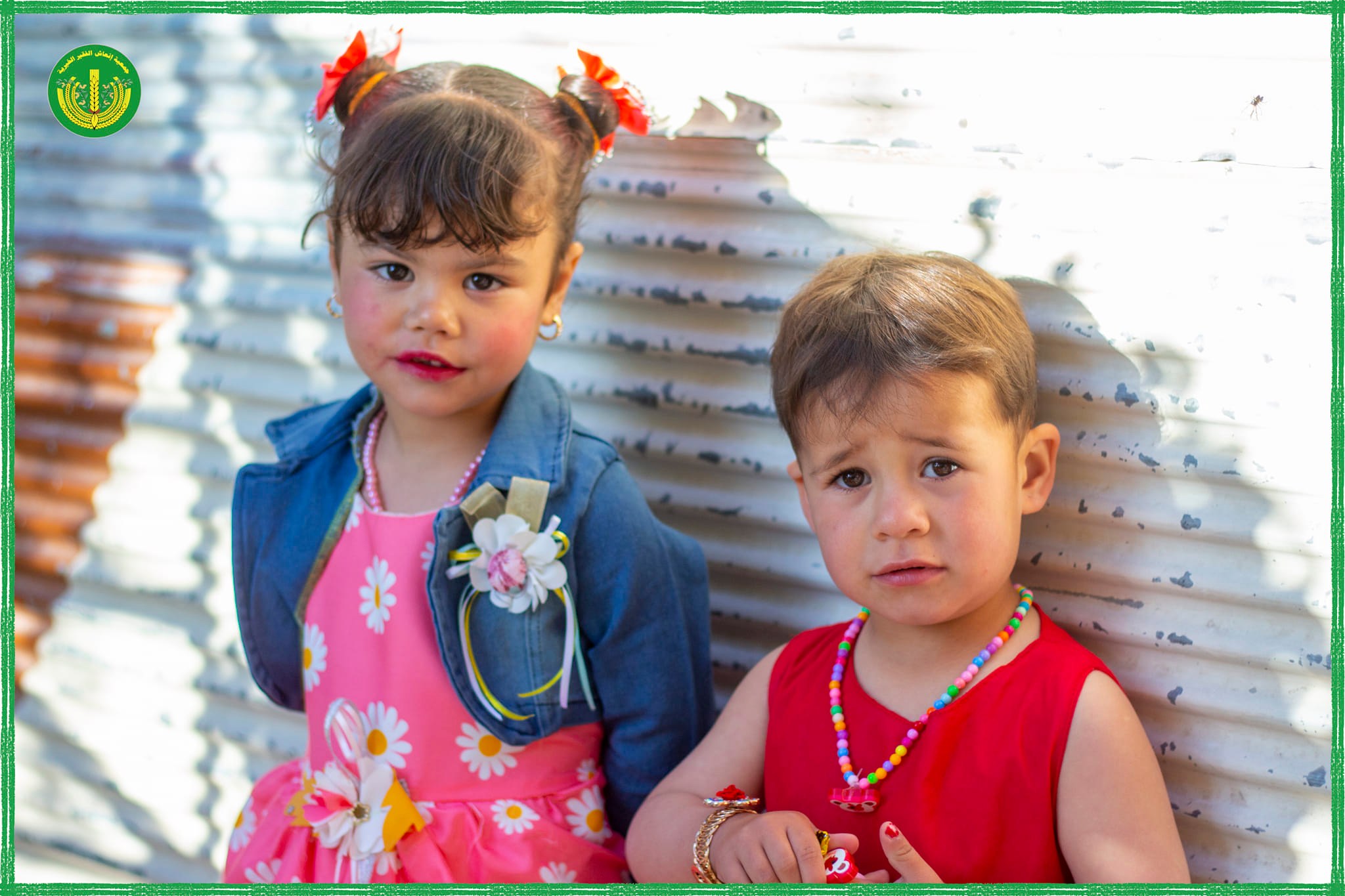 توزيع عيديات للأطفال بعد صلاة العيد 😍